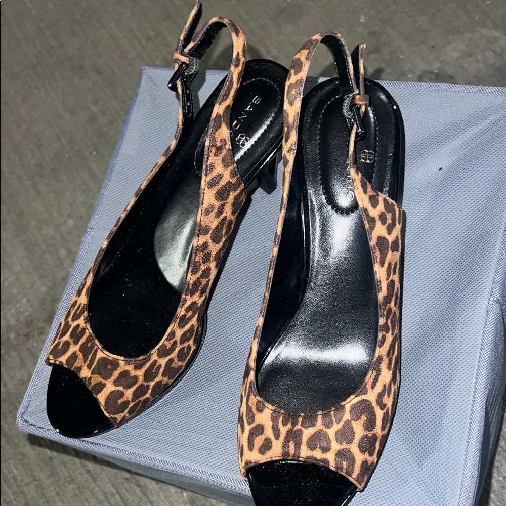 Bandolino Leopard Print Peep Toe Heels - Picture 3 of 6